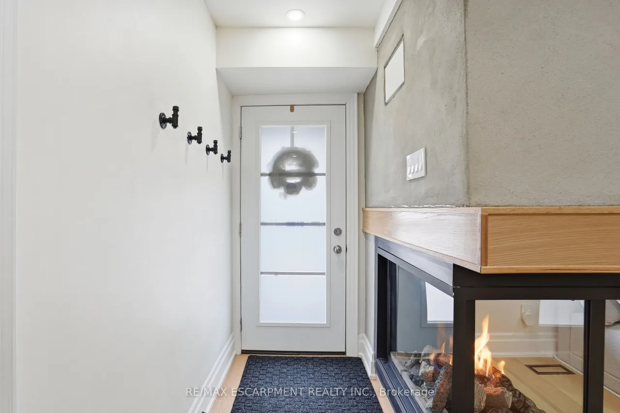 13 Picton Street W — photo 3
