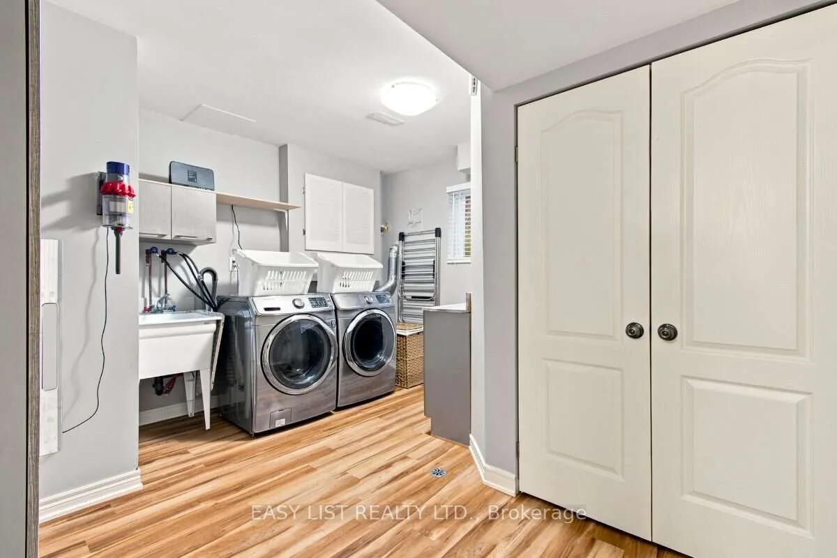 5929 Rosewood Crescent — photo 49