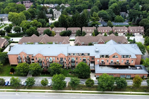 262 Dundas Street E