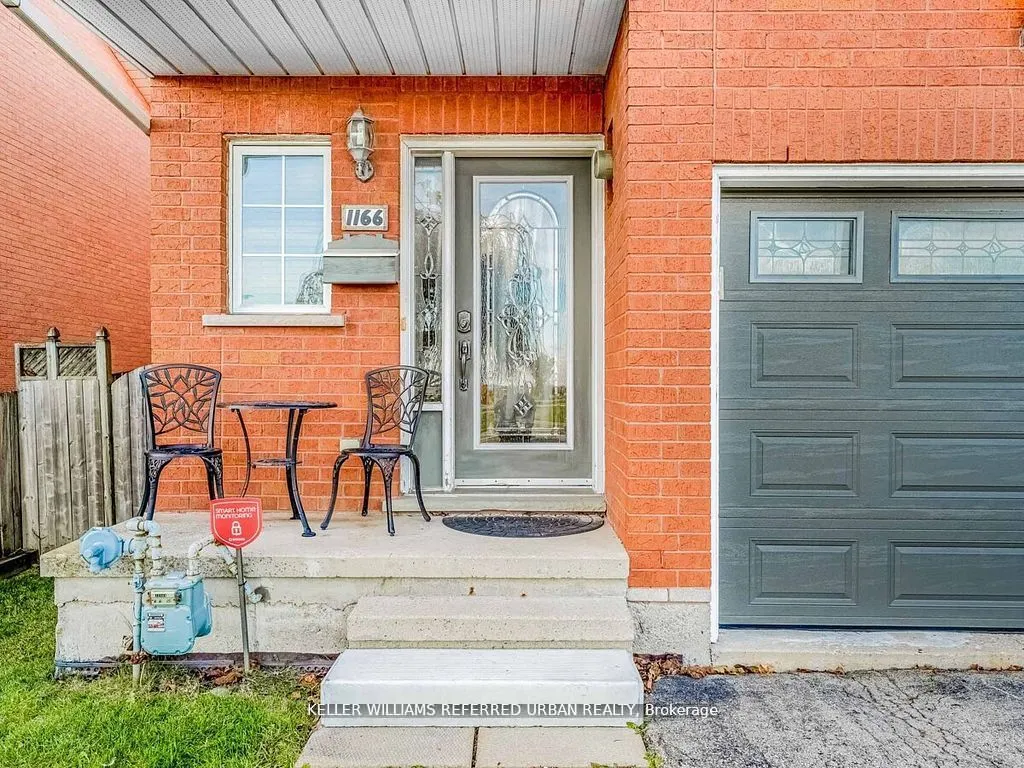 1166 Upper Wentworth Street E — photo 3