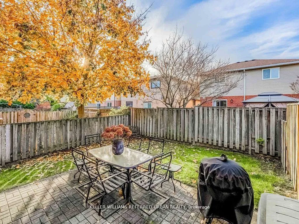 1166 Upper Wentworth Street E — photo 34