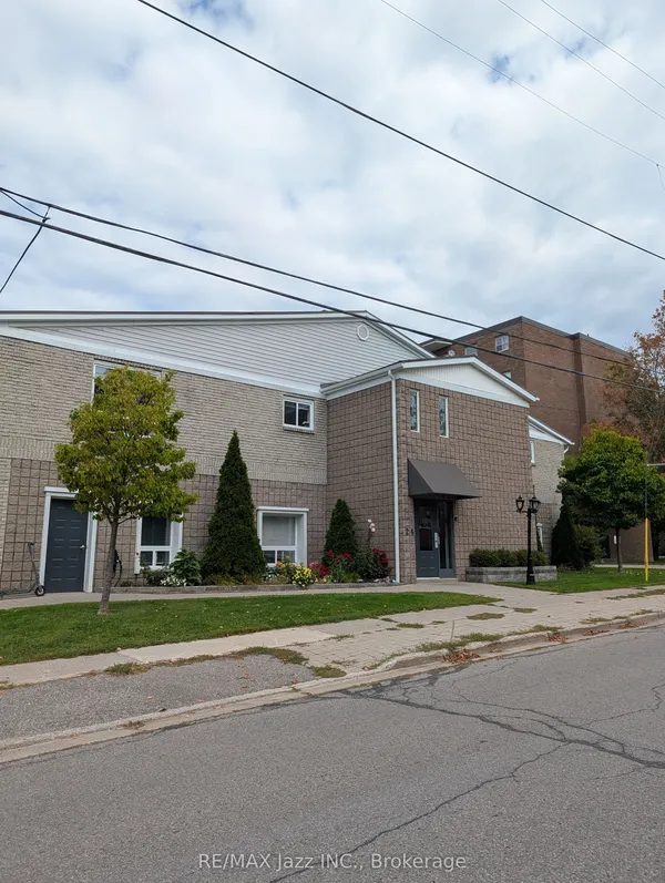 26 Spencer Street E — photo 2