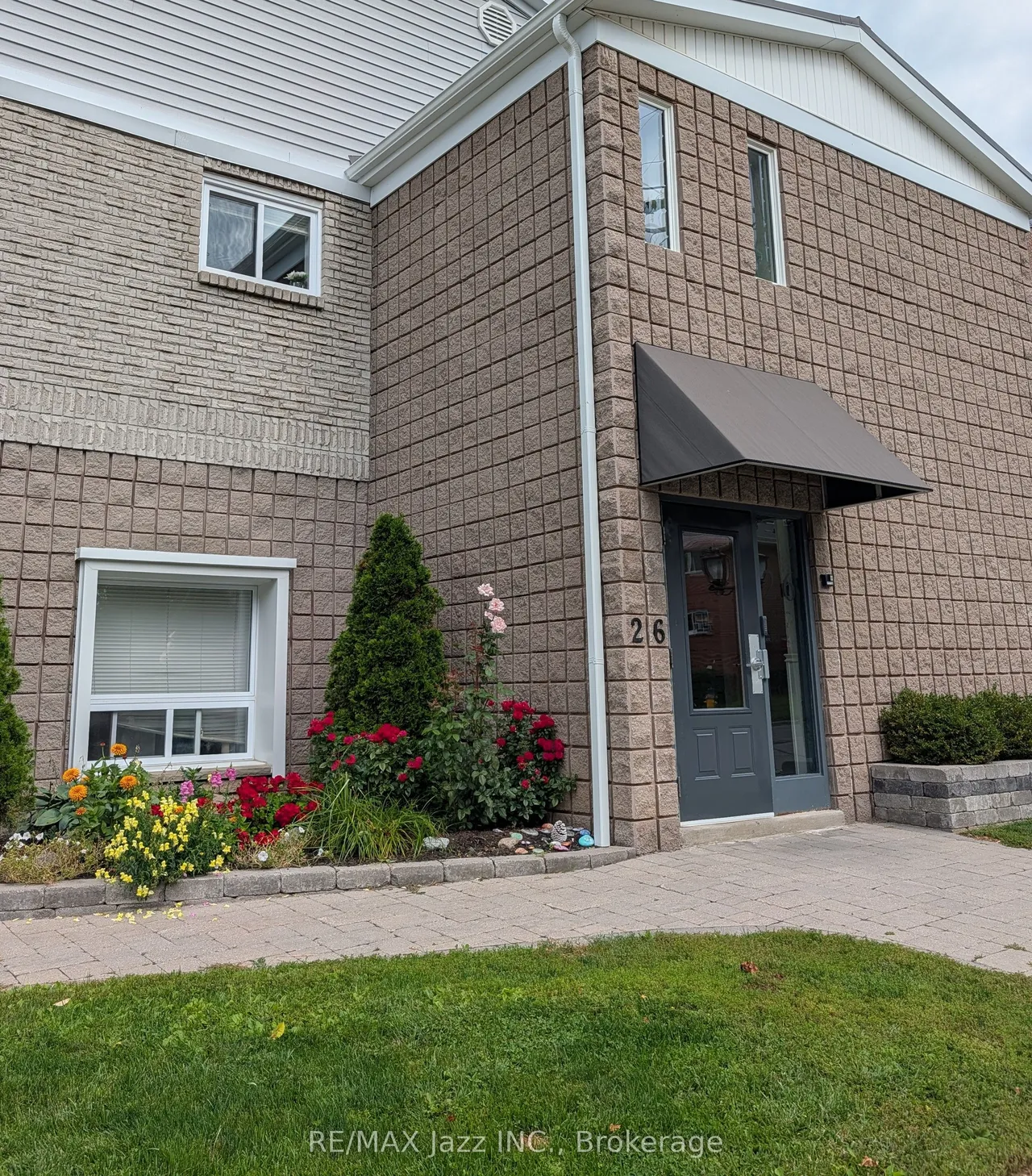 26 Spencer Street E