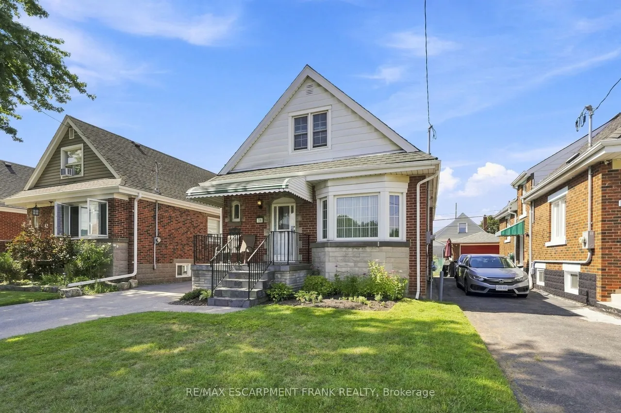 38 GARSIDE Avenue S — photo 2