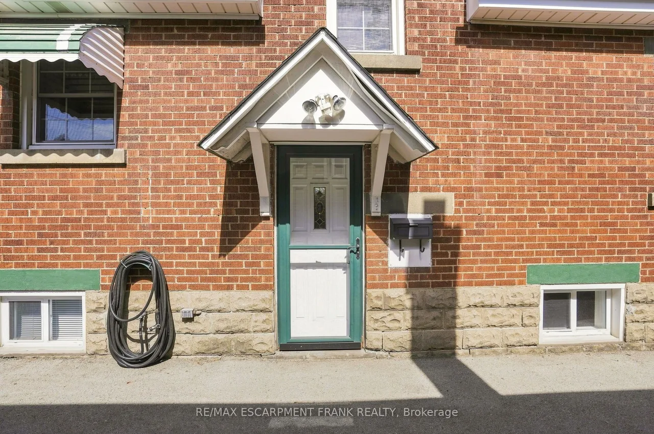 38 GARSIDE Avenue S — photo 46