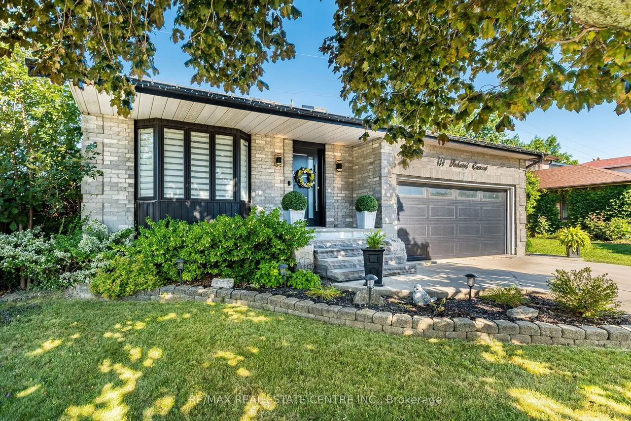 114 Parkwood Crescent — photo 3