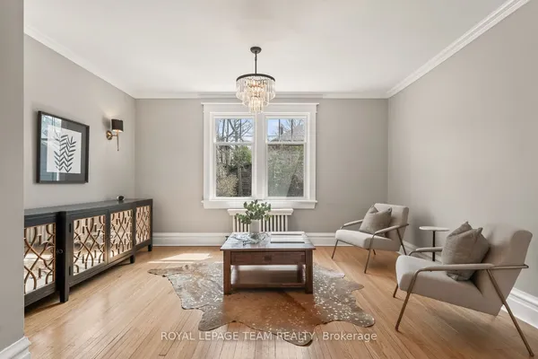 318 CLEMOW Avenue — photo 2