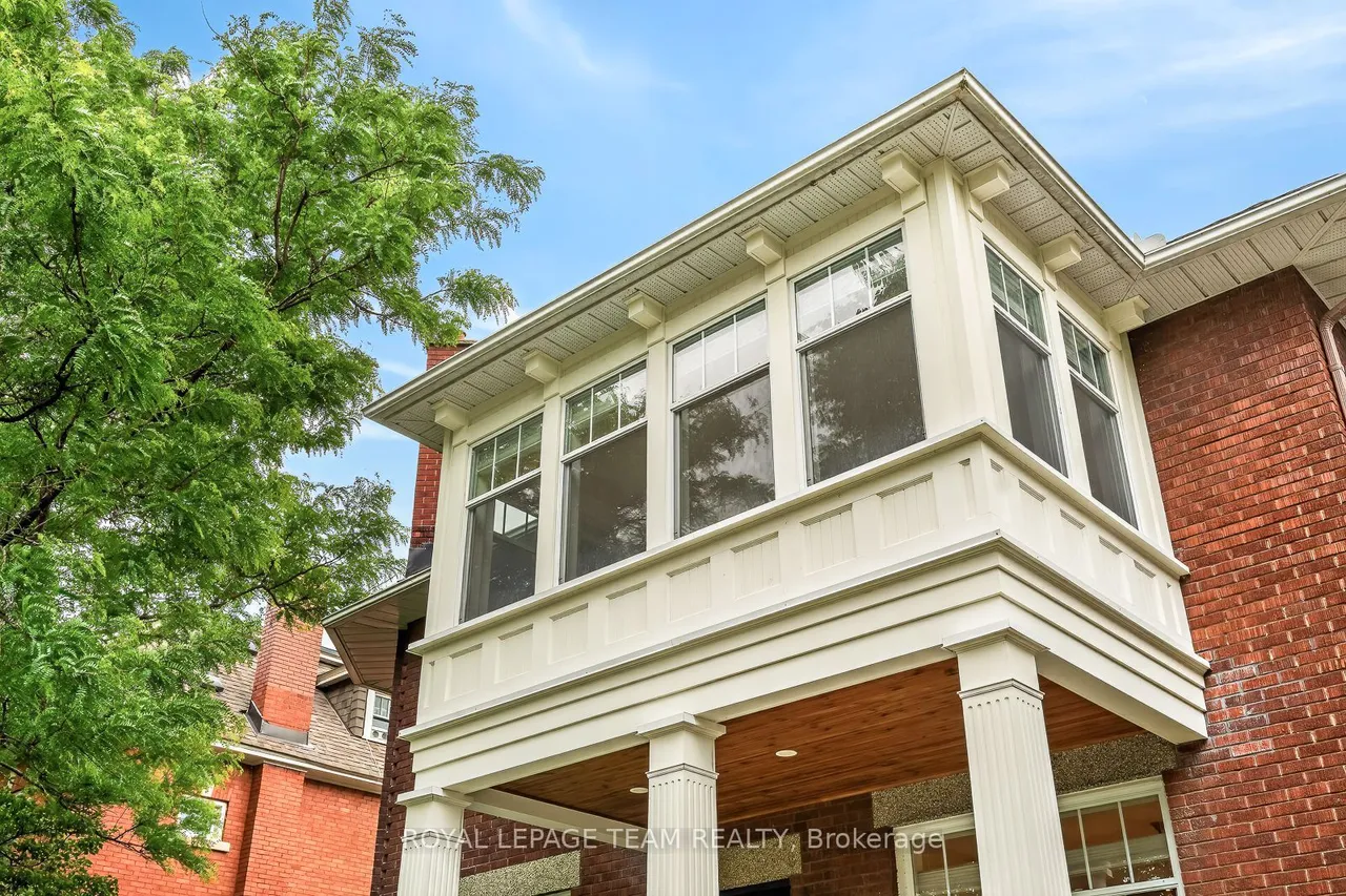 318 CLEMOW Avenue — photo 34