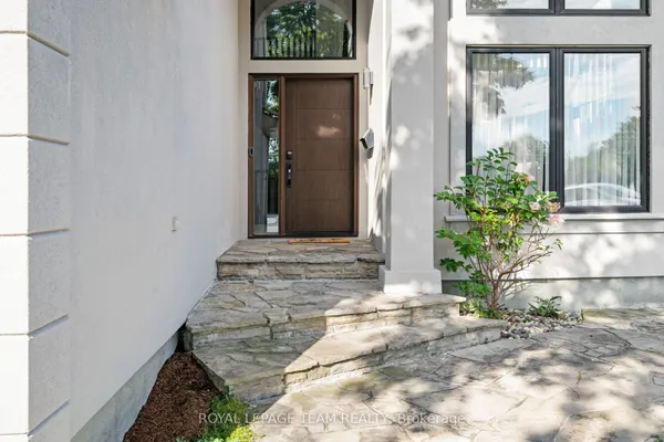55 Witherspoon Crescent — photo 2