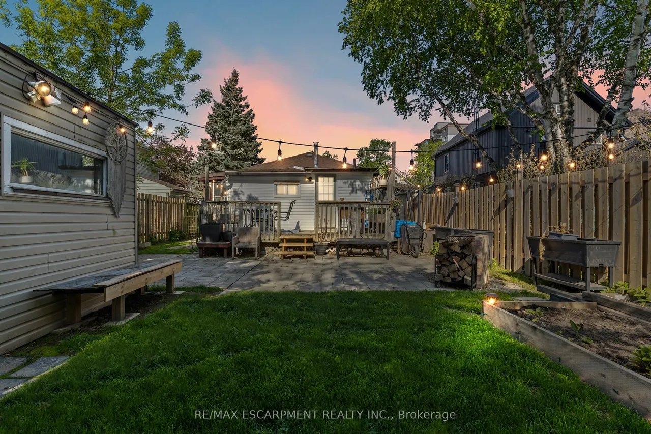 4774 Saint Clair Avenue — photo 29