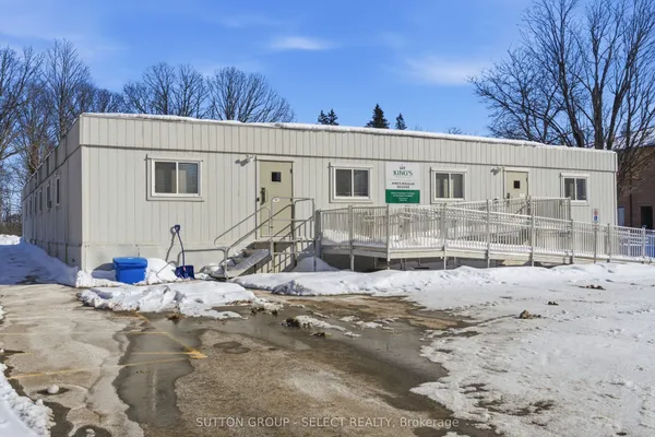 370 Huron Street — photo 2