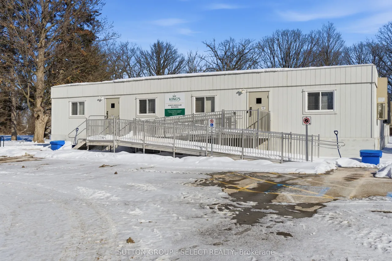 370 Huron Street — photo 3