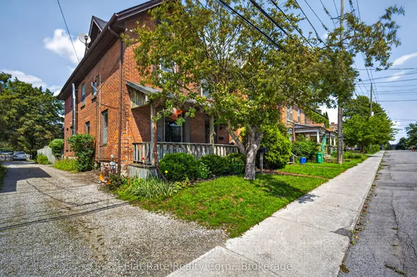 220 LONDON Street — photo 2
