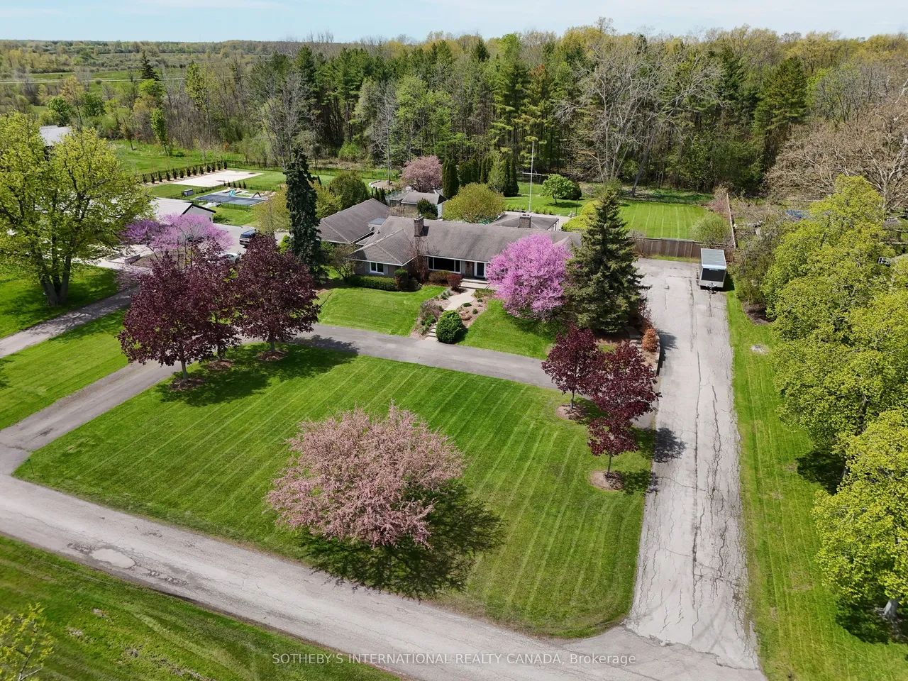 9317 Niagara River Parkway