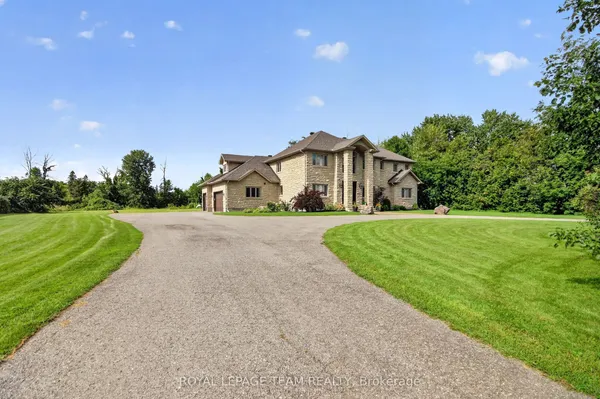1425 Balmoral Drive — photo 2
