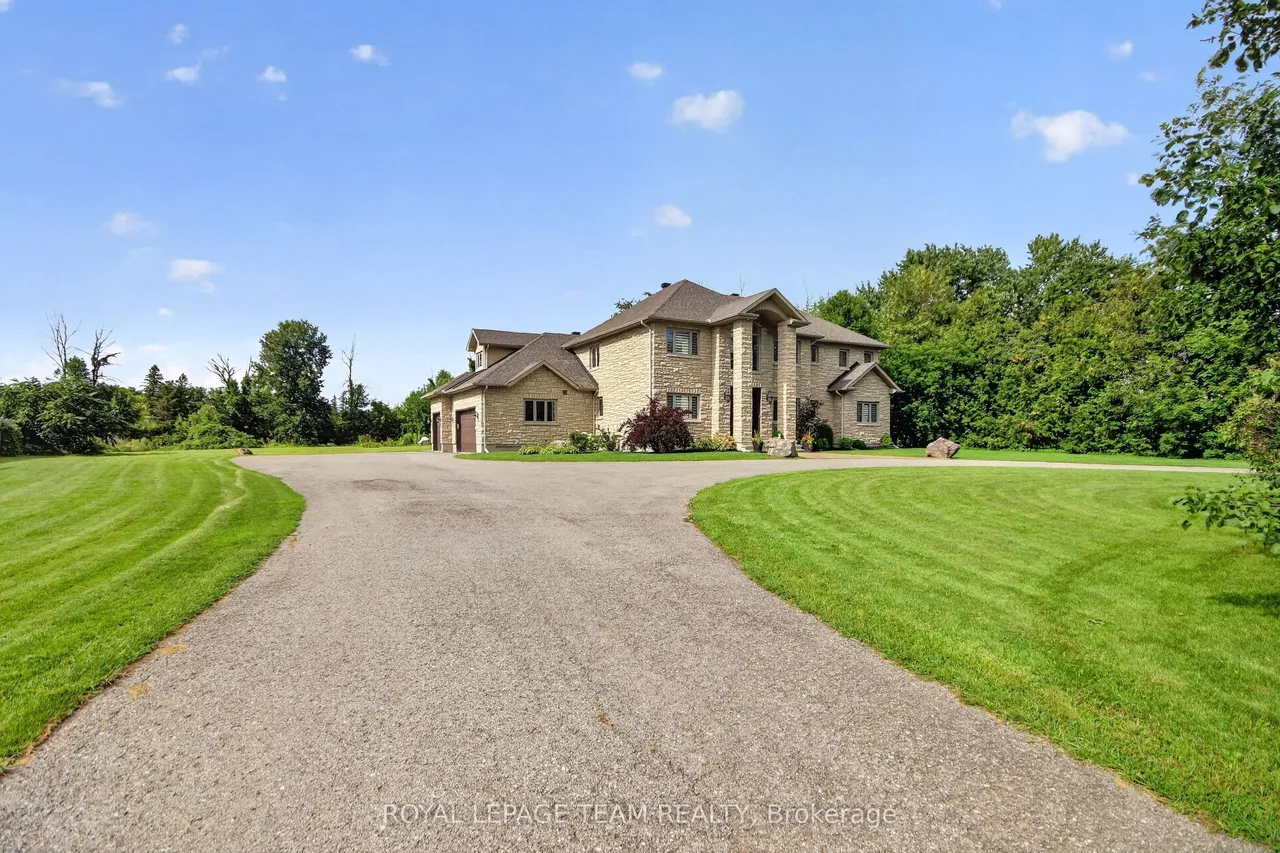 1425 Balmoral Drive — photo 2