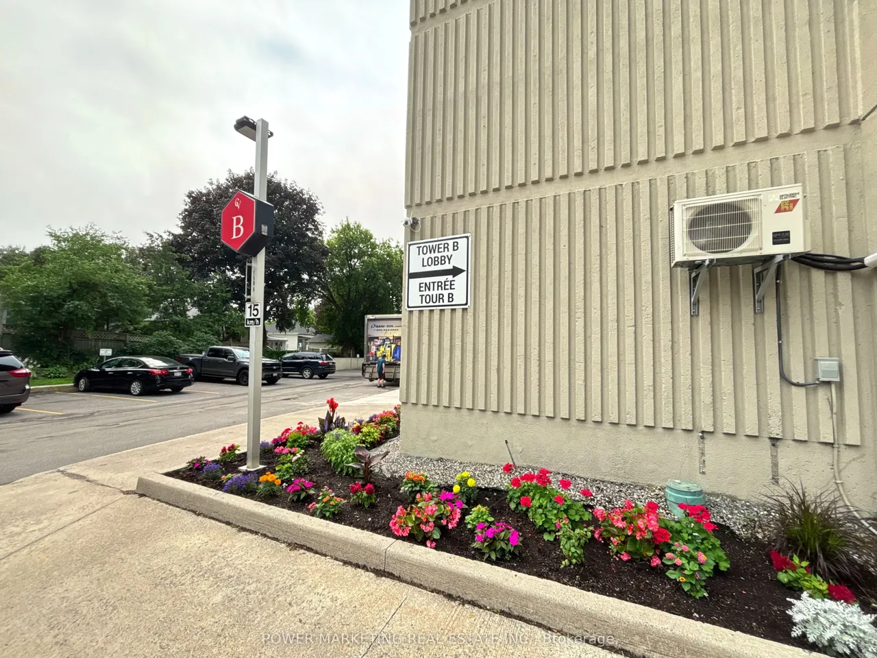 158B MCARTHUR Avenue — photo 3