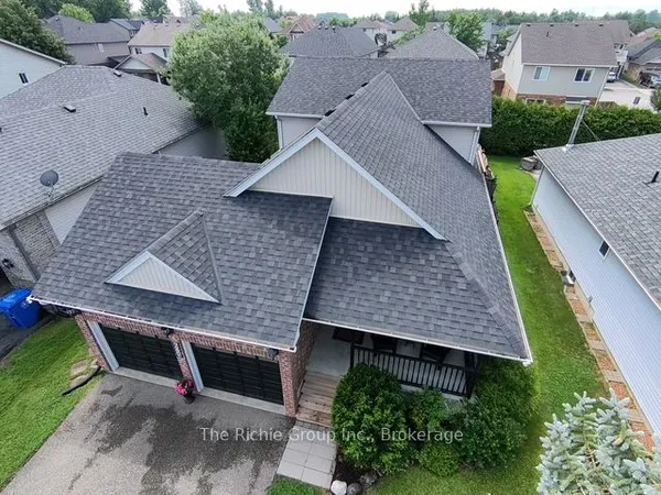 624 Cedar Street W — photo 2
