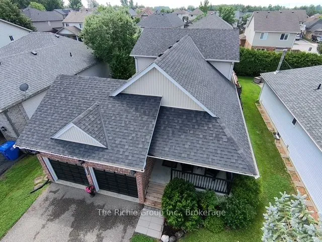 624 Cedar Street W — photo 2