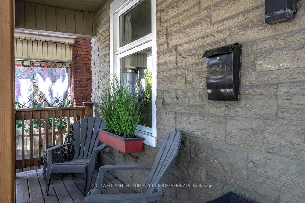 148 Dundurn Street N — photo 2
