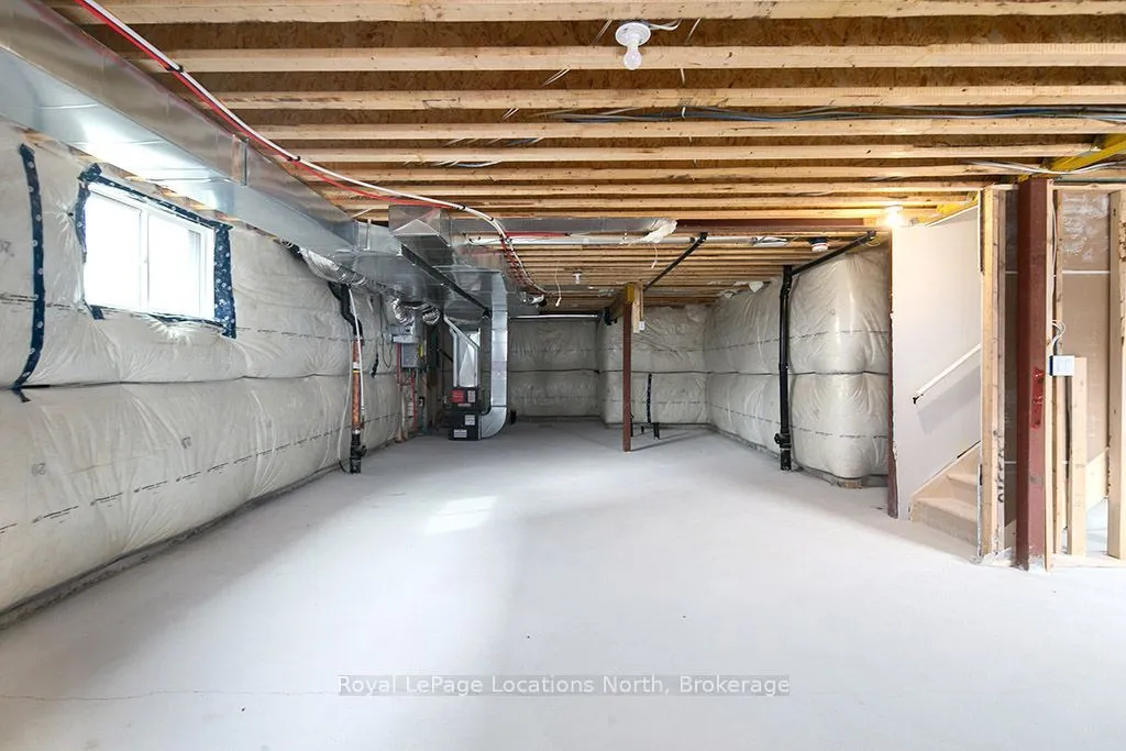 127 Yvonne Crescent — photo 25