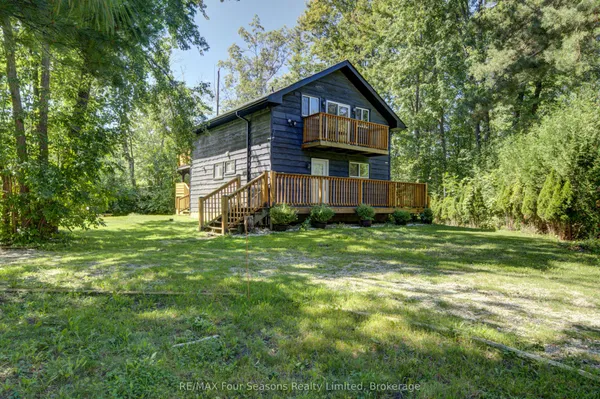 126 Martin Grove N — photo 2