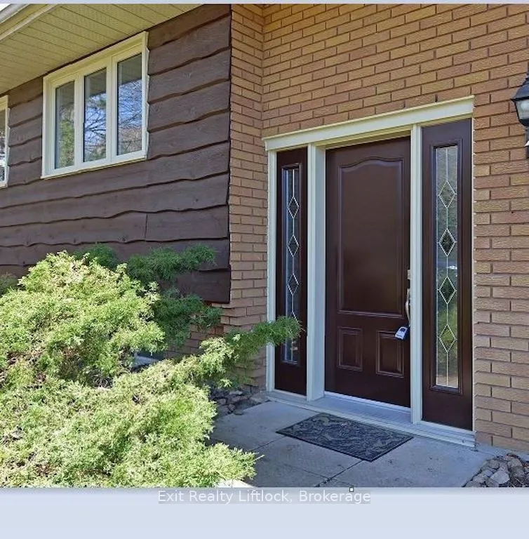 4 Wallis Drive — photo 3