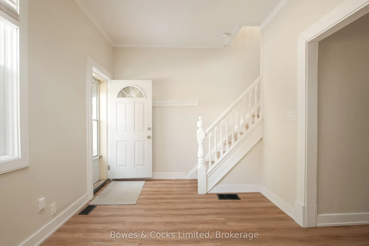 383-387 Mark Street — photo 3