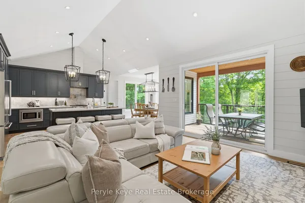 1140 Walker's Glenn Crescent — photo 2