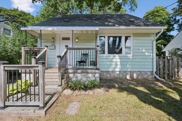 39 Ridgewood Avenue