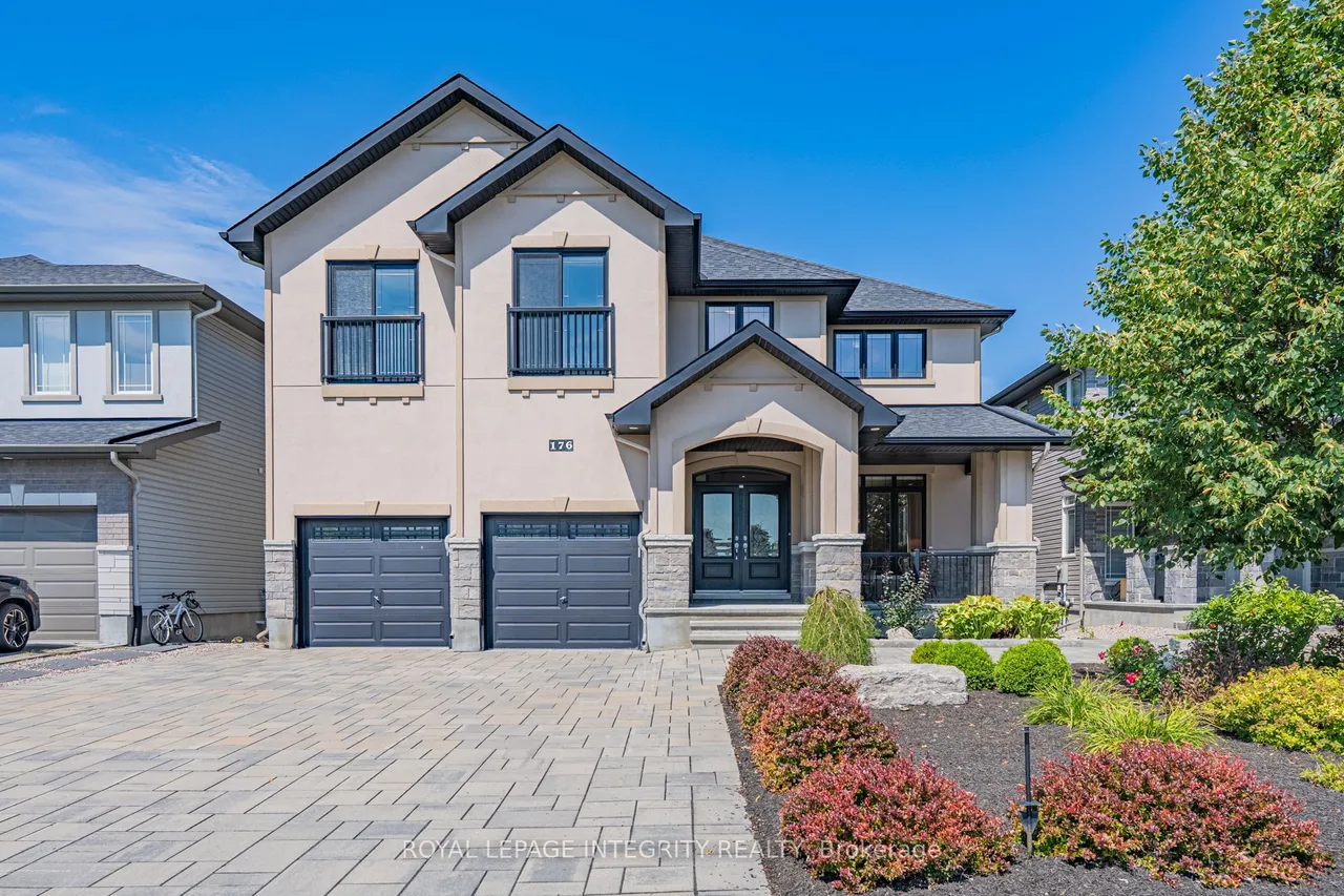 176 ESCARPMENT Crescent