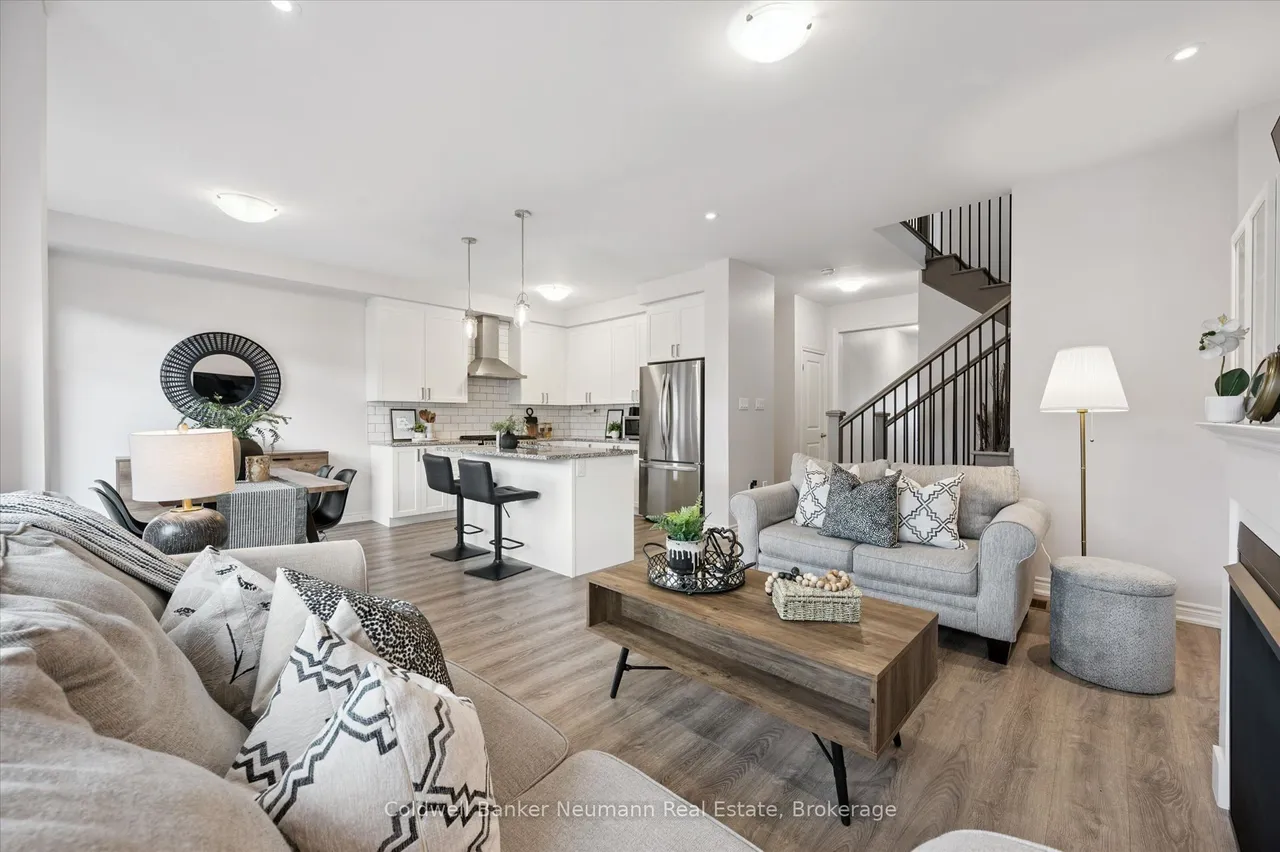 43 Harpin Way W — photo 3