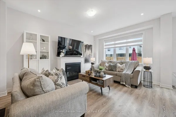 43 Harpin Way W — photo 2