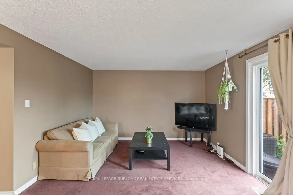 151 Gateshead Crescent — photo 3