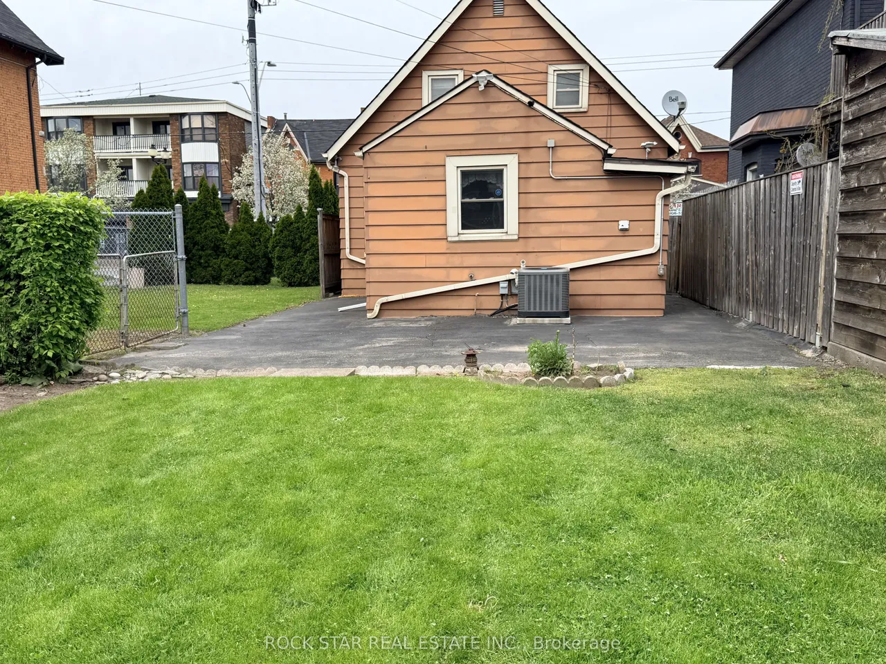 358 Barton Street E — photo 30