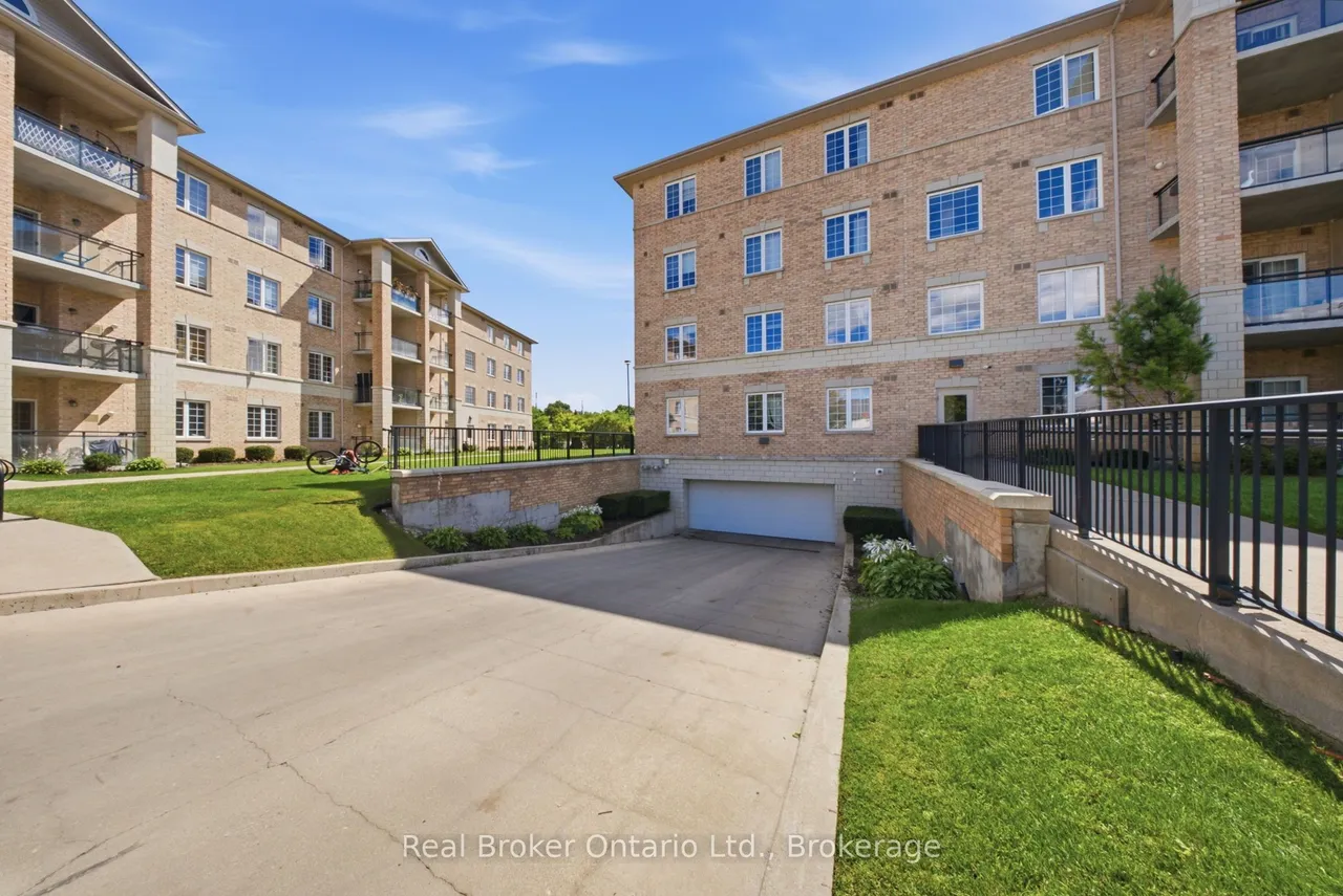 1083 Gordon Street — photo 13