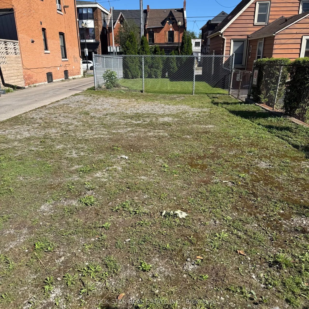 356 Barton Street E — photo 9