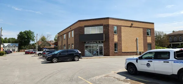 33 Lindsay Street S