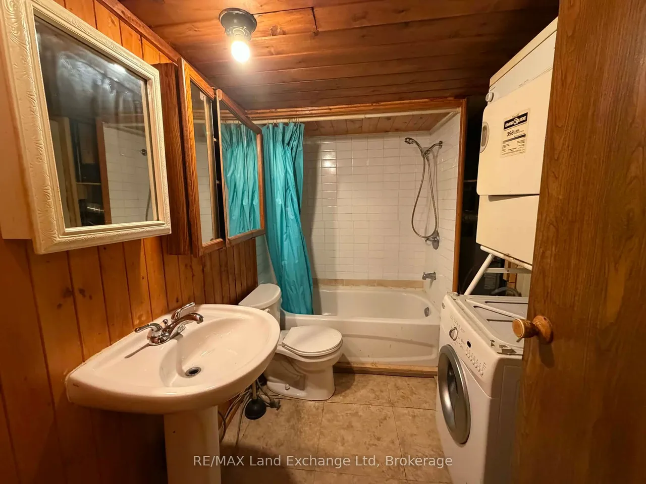 343 Victoria Street — photo 11