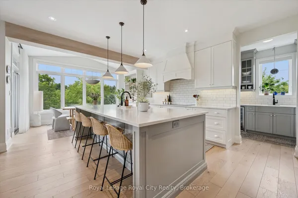 22 Hilltop Road