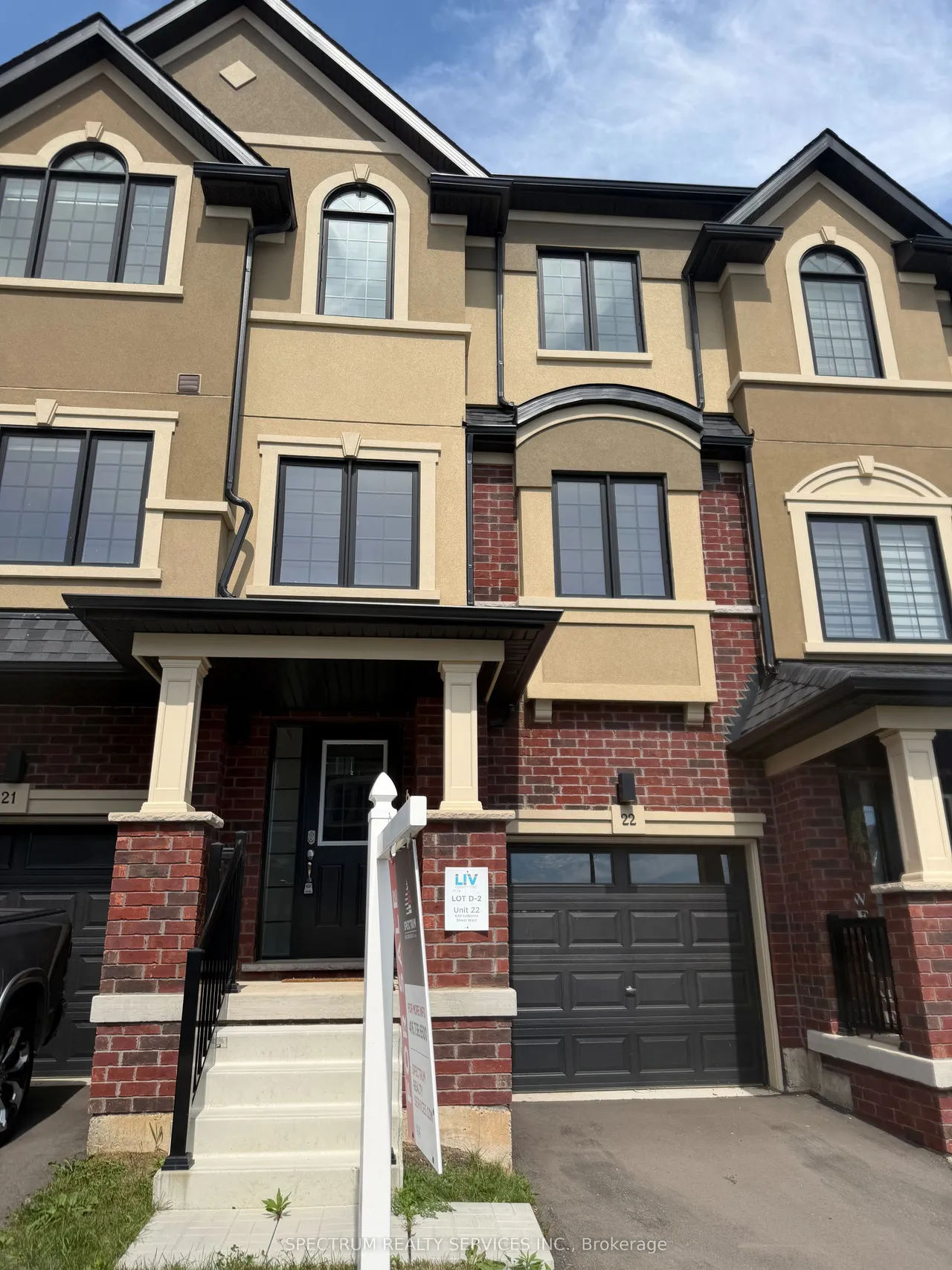 620 Colborne Street W