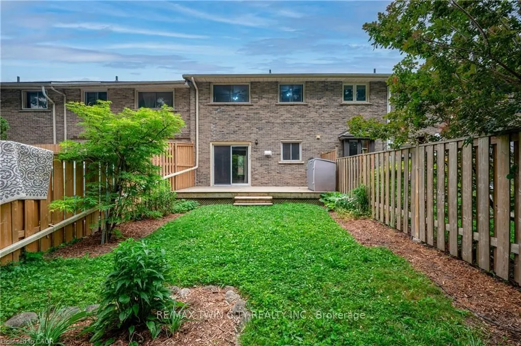 18 Ralgreen Crescent — photo 3