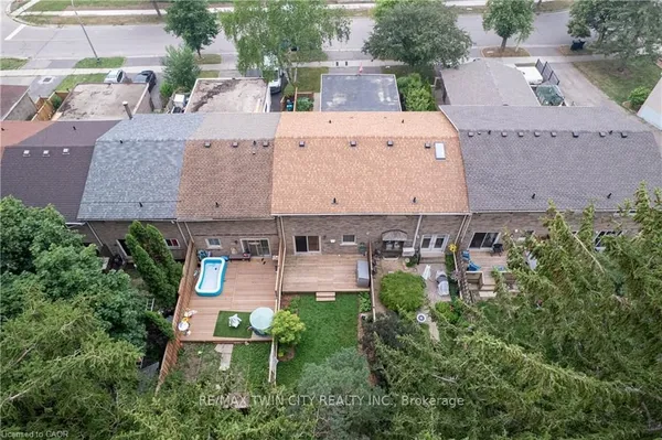 18 Ralgreen Crescent — photo 2