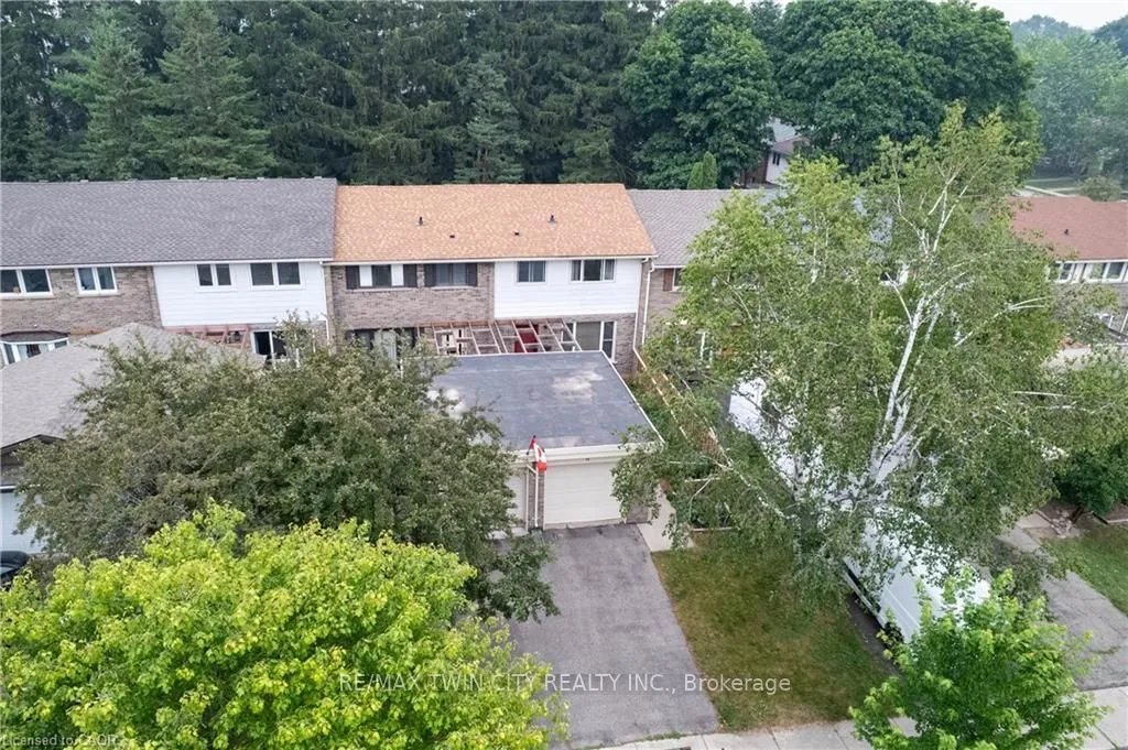 18 Ralgreen Crescent