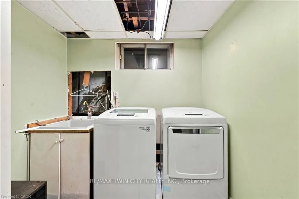 18 Ralgreen Crescent — photo 37