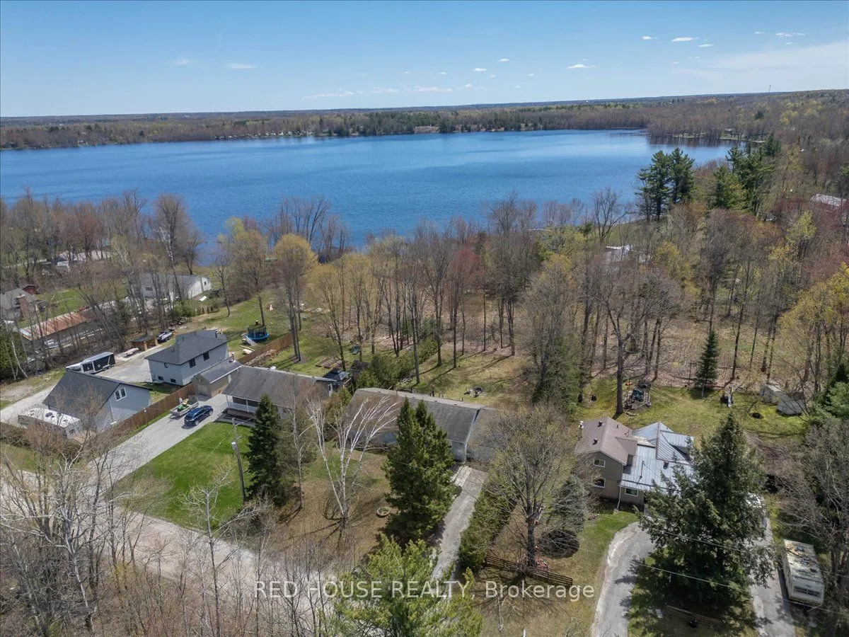 32 Mcleish Drive — photo 2