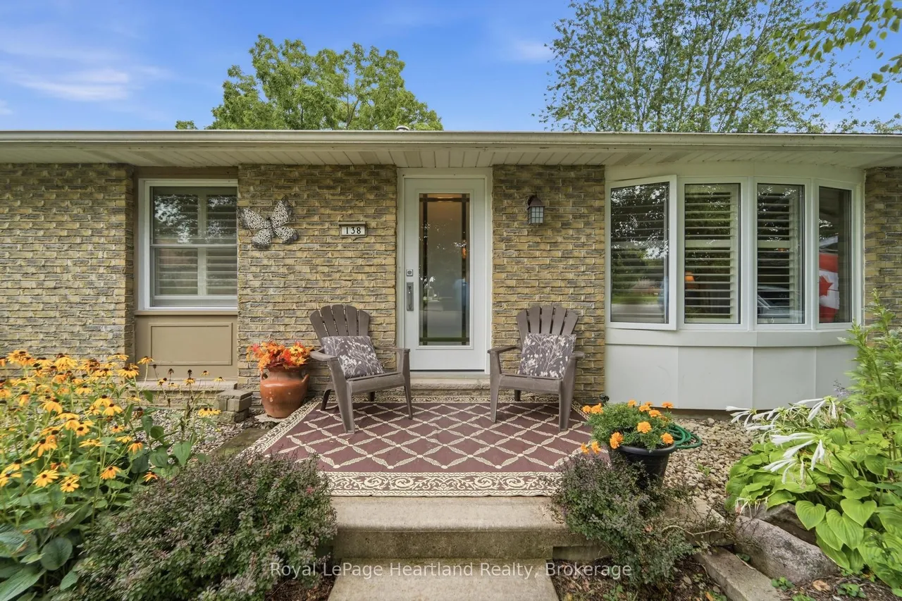 138 Victoria Terrace — photo 3
