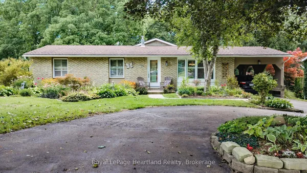 138 Victoria Terrace — photo 2