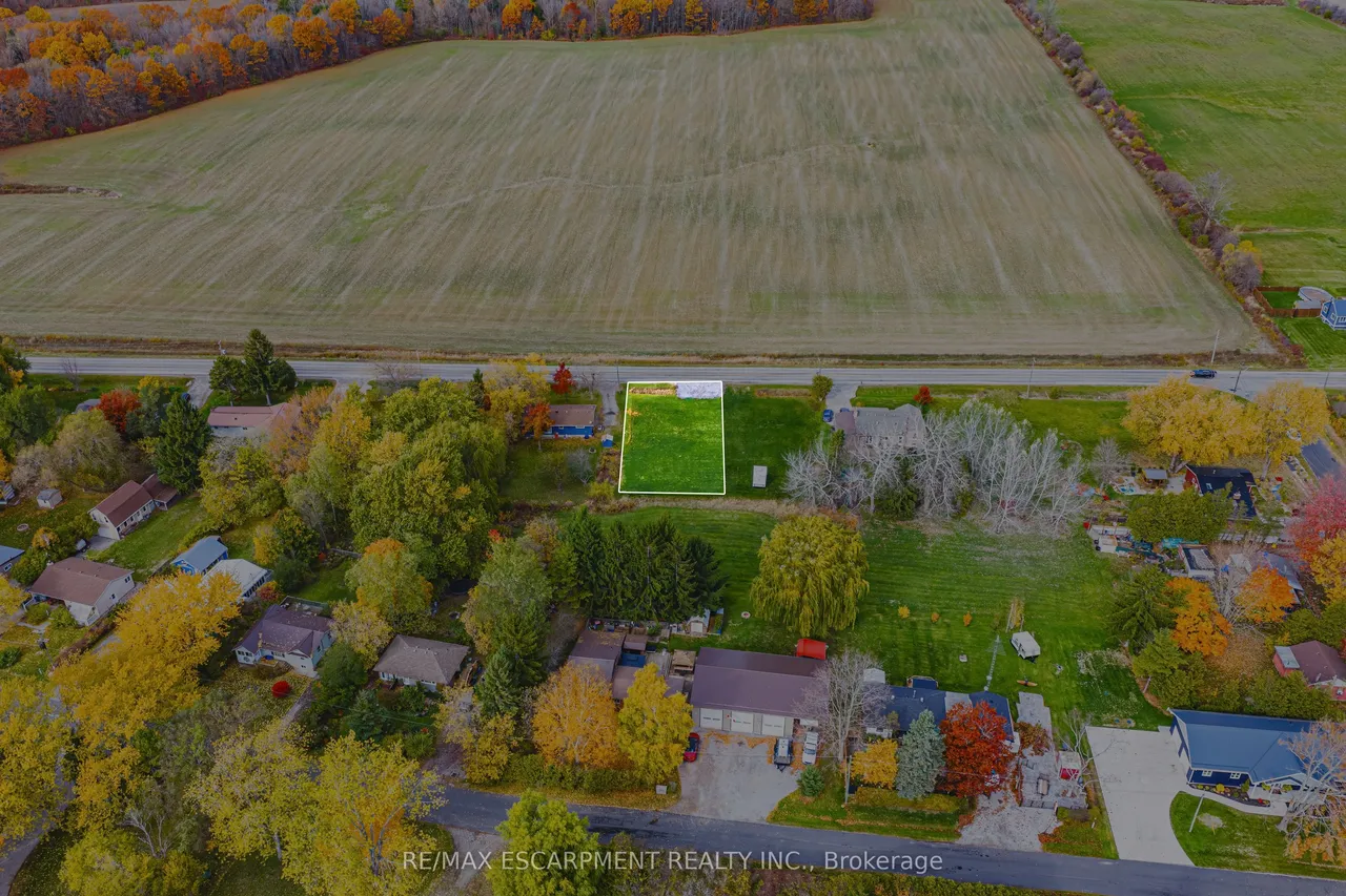 610 New Lakeshore Road — photo 2
