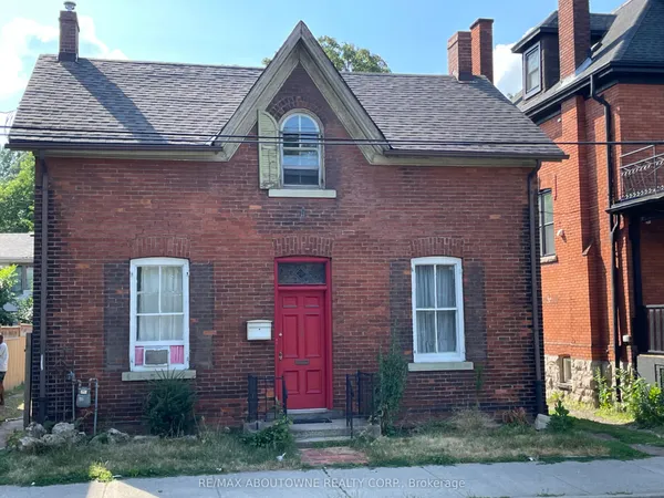70 Wellington Street S